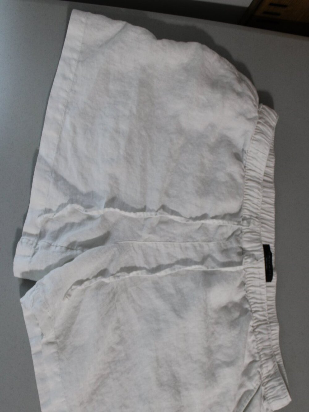 Tahari Women's 100% Linen White Shorts